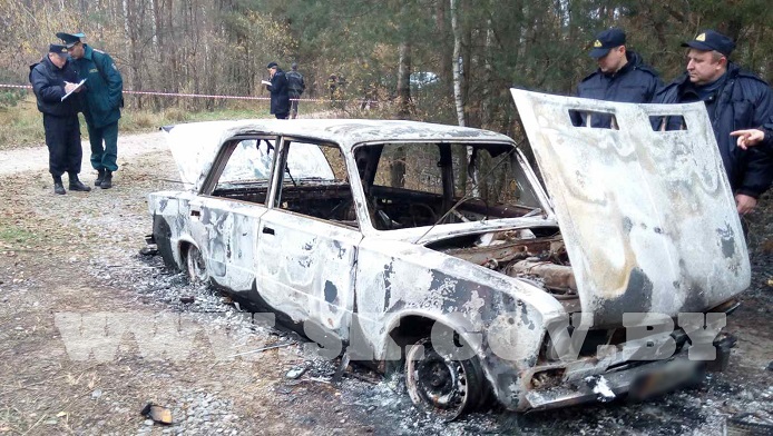 На окраине Жлобина в автомобиле нашли три сгоревших тела (видео)