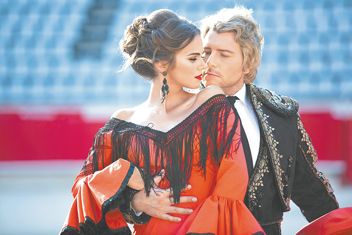 На съемках клипа «Зая, я люблю тебя!» с моделью Ксенией Дели (Барселона, август 2014)