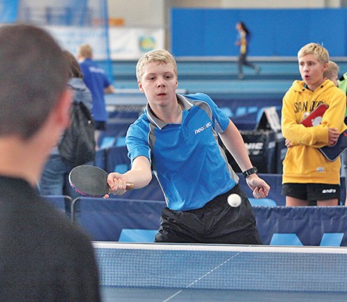 n В настольном теннисе абсолютным лидером стала команда Воронежской области — «золото» взяли и юноши, и девушки.